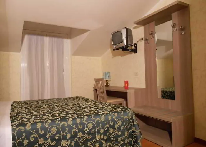 Concorde Hotel 2*